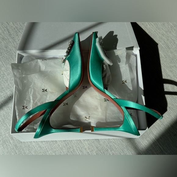 NEW Amina Muaddi women’s Camelia Crystal Buckle Slingback Pump. Size 39.5 - Picture 8 of 9